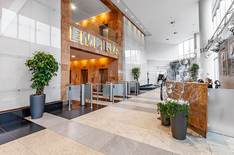 Pronájem obchodních prostor 554 m² – pohled 3