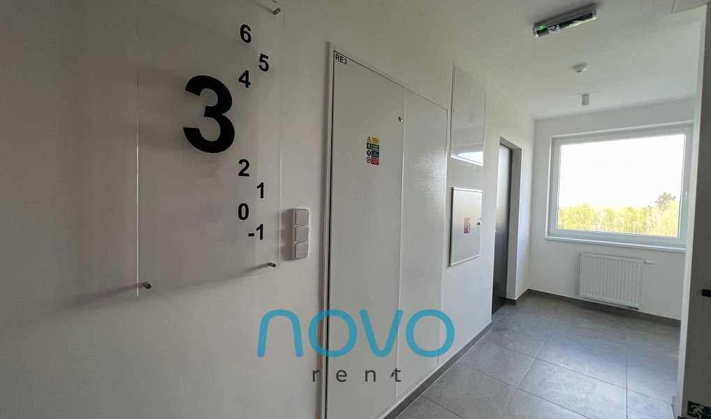 Pronájem bytu 1+kk 34 m², Praha – náhled fotky 13