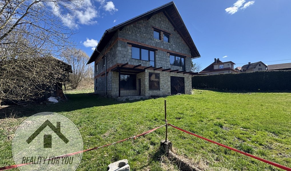 Prodej domu 270 m² s pozemkem 1 011 m², Jesenný – náhled fotky 5