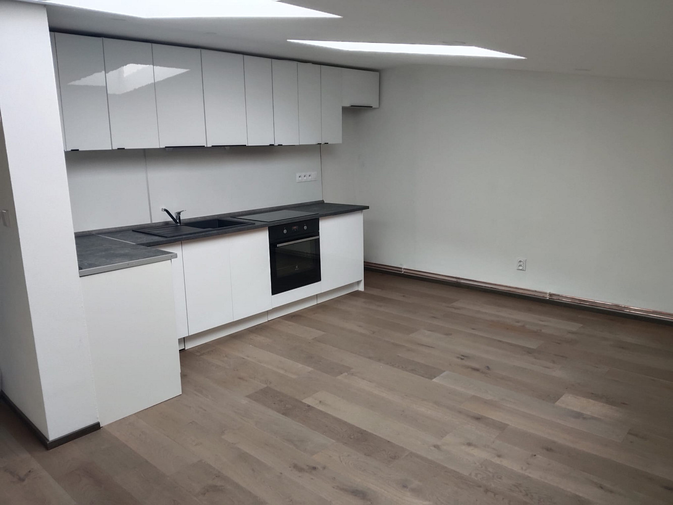 Pronájem bytu 3+kk 83 m²