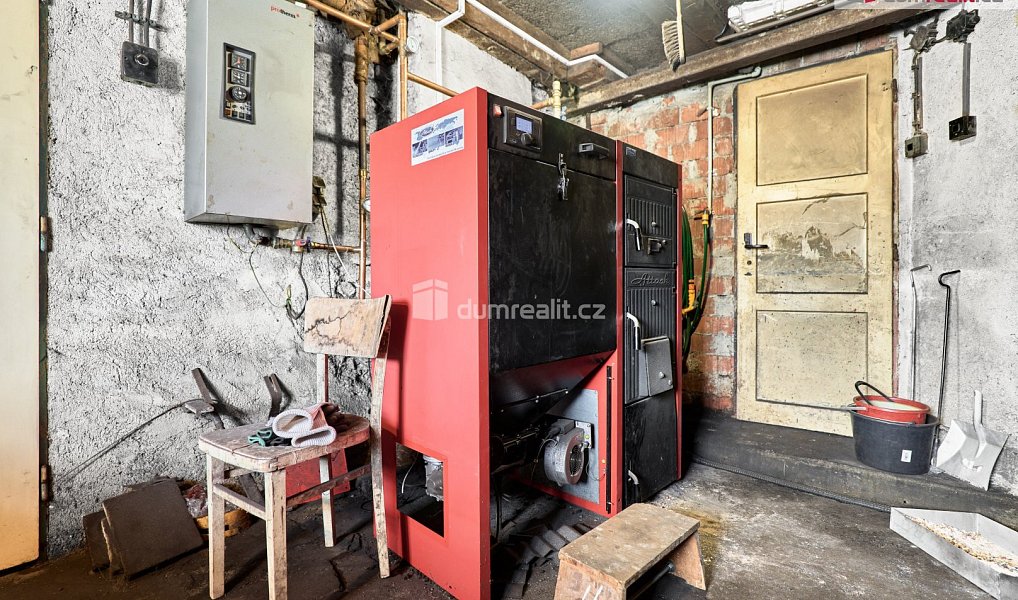 Prodej domu 260 m² s pozemkem 368 m², Žlutice – náhled fotky 10