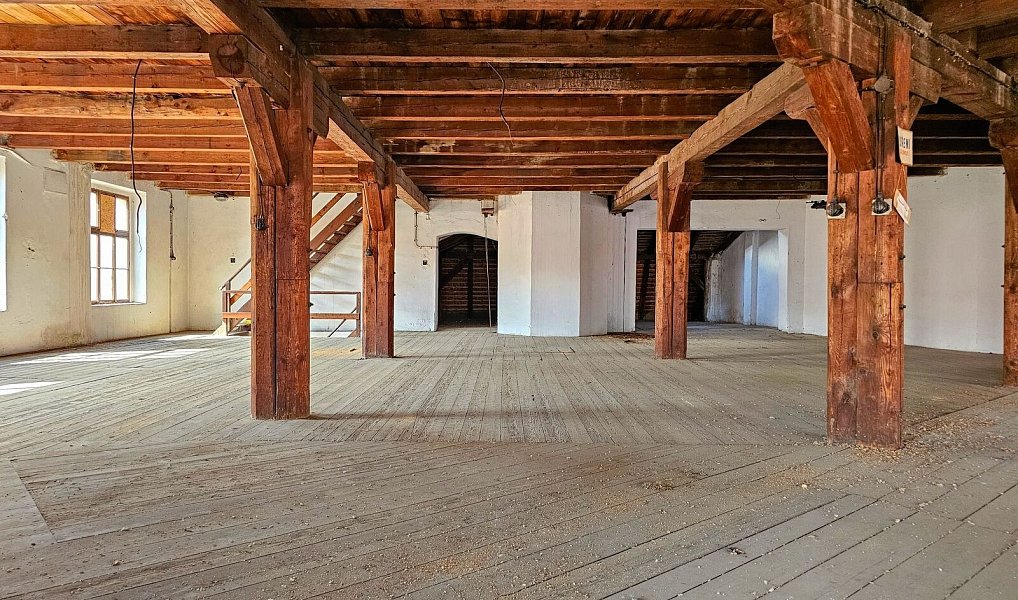 Prodej skladovacích prostor 2 000 m², Žatec – náhled fotky 11