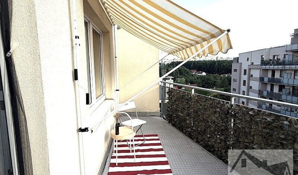 Prodej bytu 1+kk 33 m², Praha – náhled fotky 2