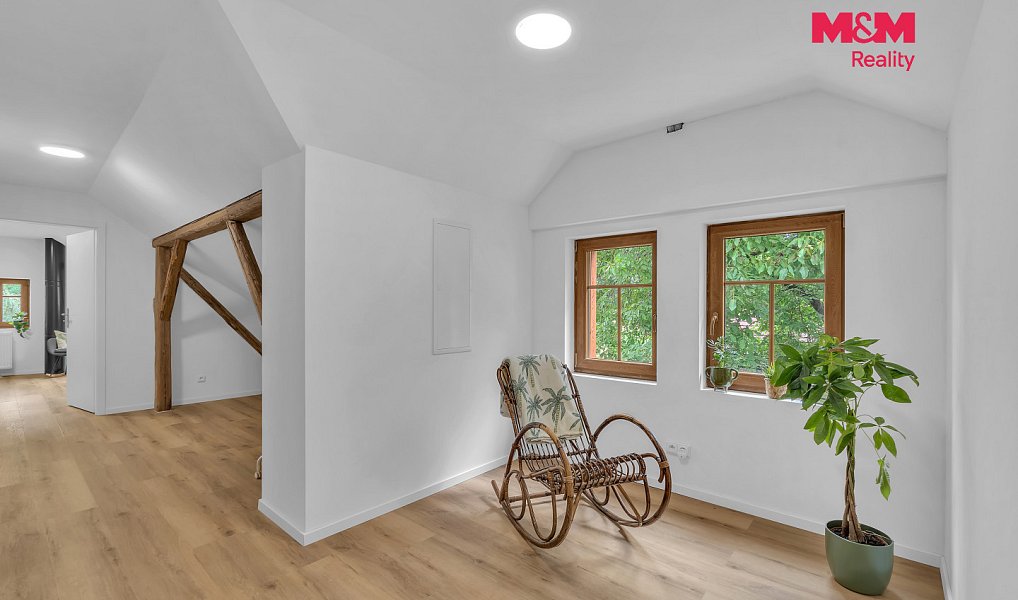 Prodej domu 180 m² s pozemkem 3 926 m², Radim – náhled fotky 9