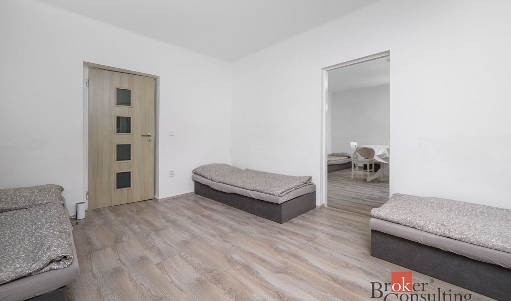 Prodej domu 240 m² s pozemkem 888 m², Bulovka – náhled fotky 15