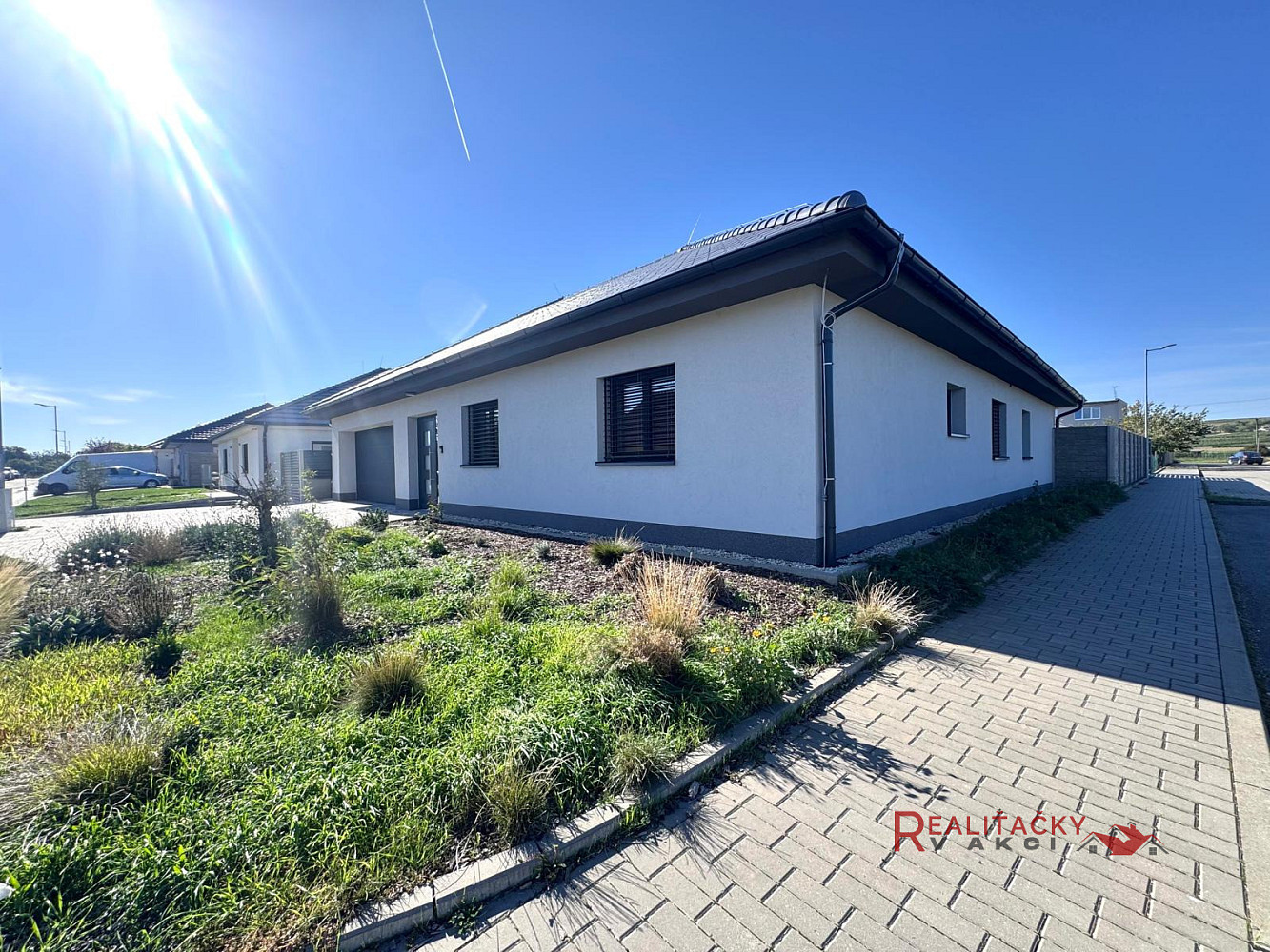 Prodej domu 208 m² s pozemkem 848 m² – fotografie 2