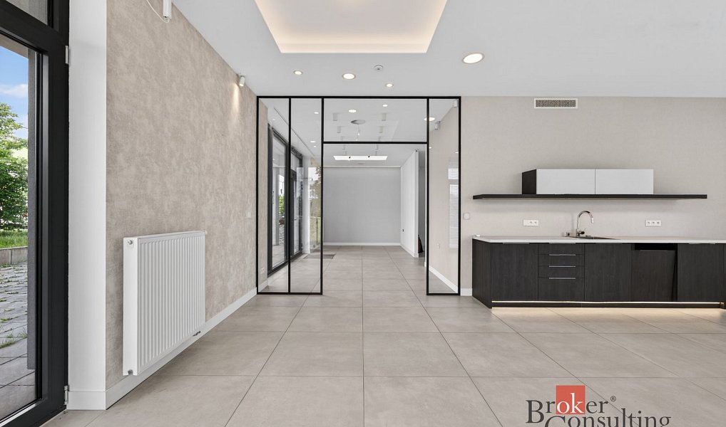 Prodej obchodních prostor 108 m², Plzeň – fotka 1 z 27