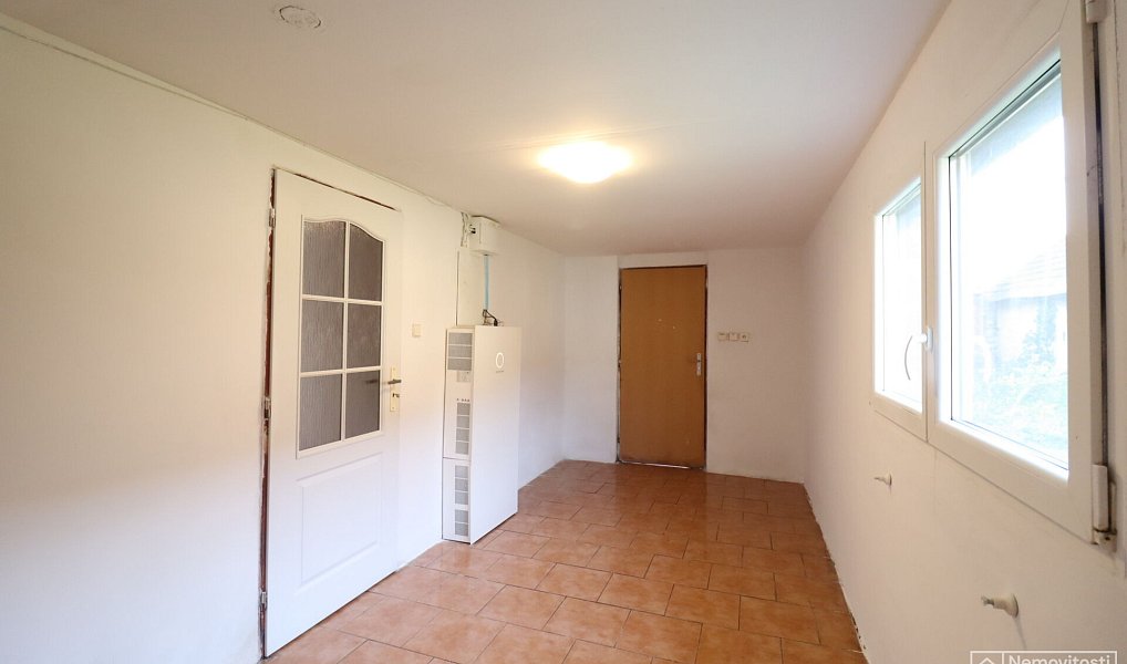 Prodej domu 69 m² s pozemkem 3 400 m², Štěkeň – náhled fotky 8