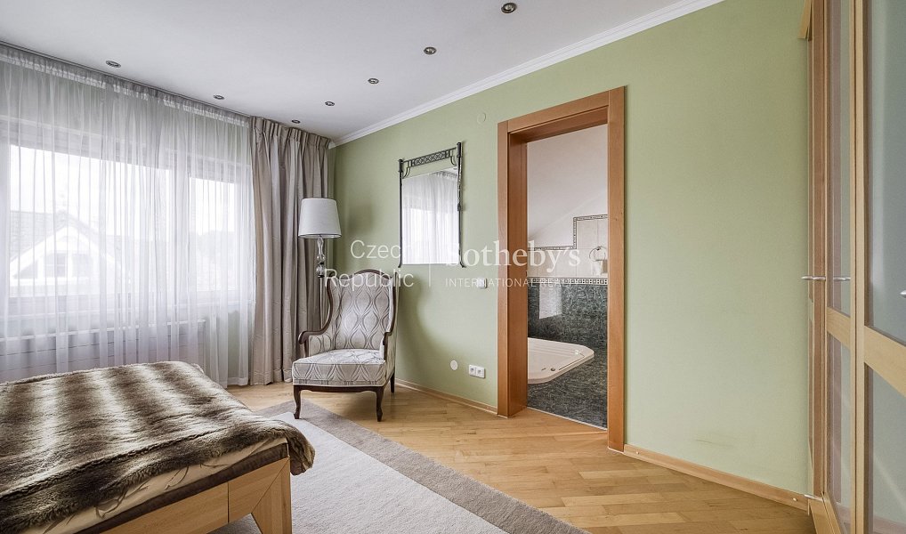 Prodej domu 645 m² s pozemkem 760 m², Průhonice – náhled fotky 11