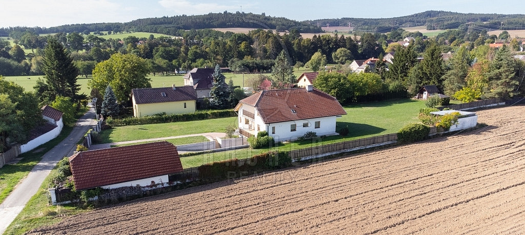 Prodej domu 331 m² s pozemkem 3 732 m²