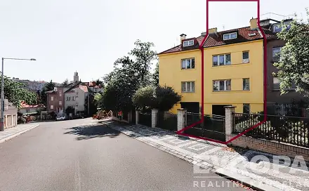 Prodej domu 180 m² s pozemkem 175 m², Ke Klimentce, Praha 5 - Smíchov