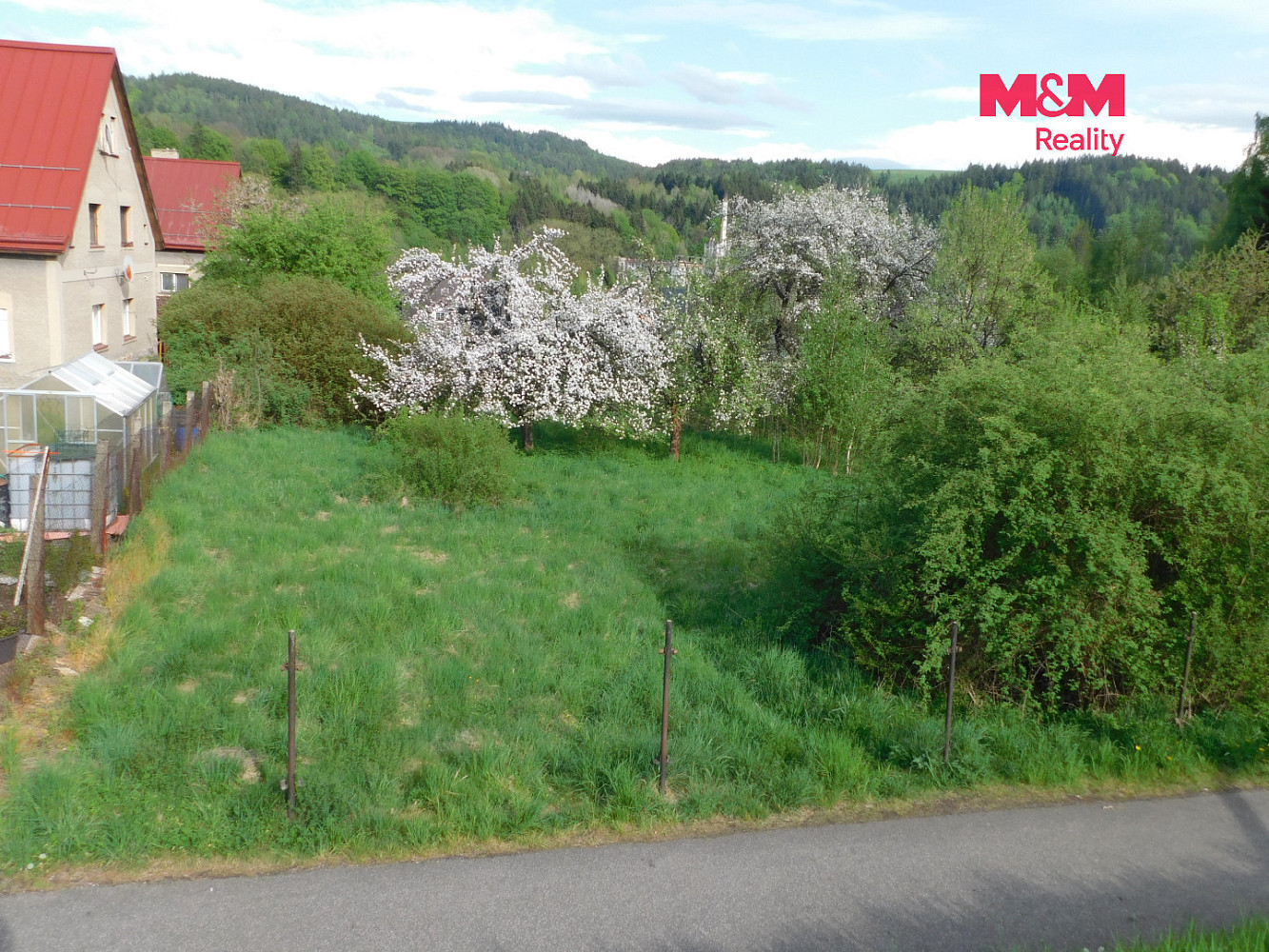 Prodej stavebního pozemku 1 694 m² — photo 2