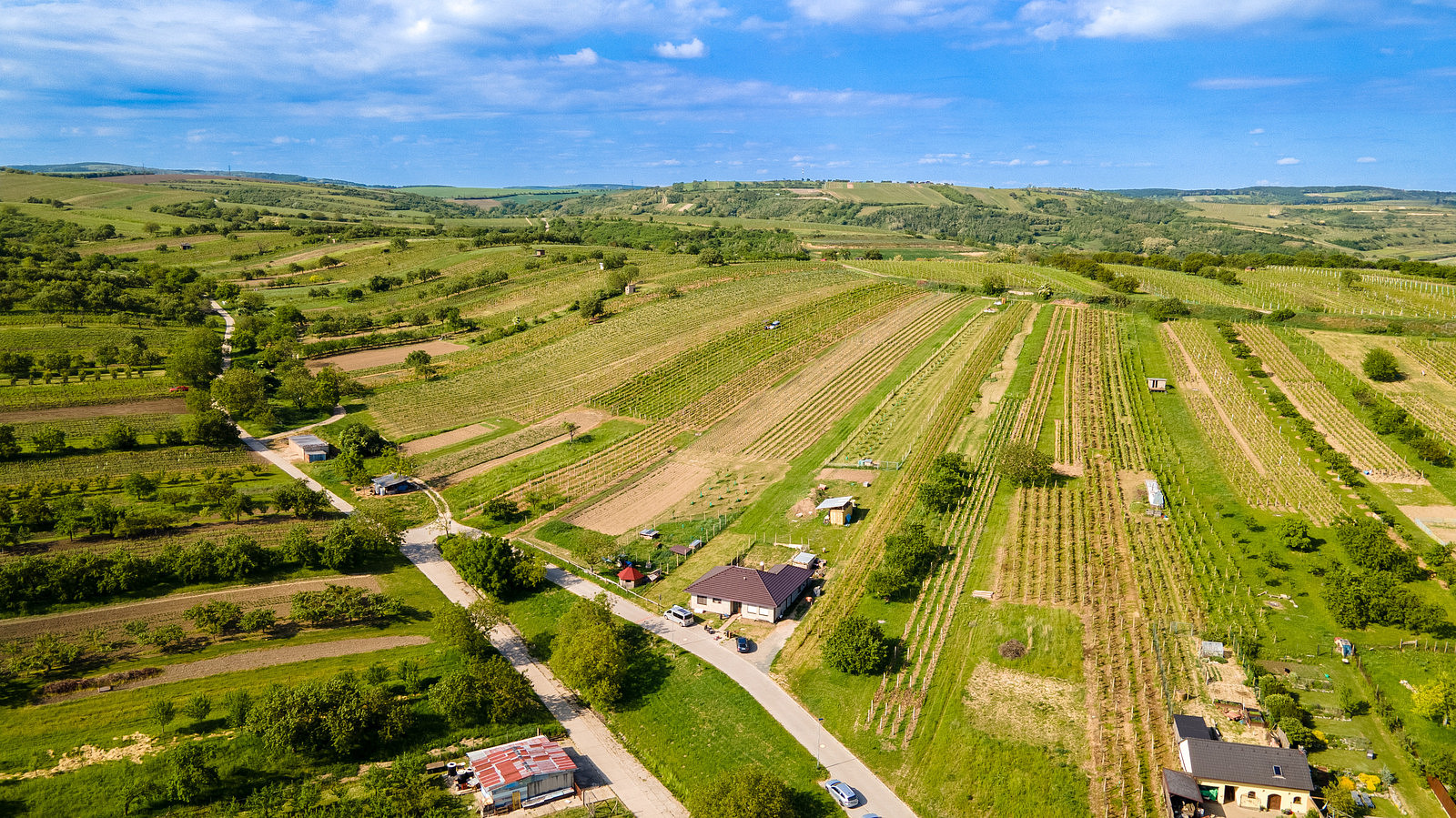 Prodej stavebního pozemku 1 528 m²