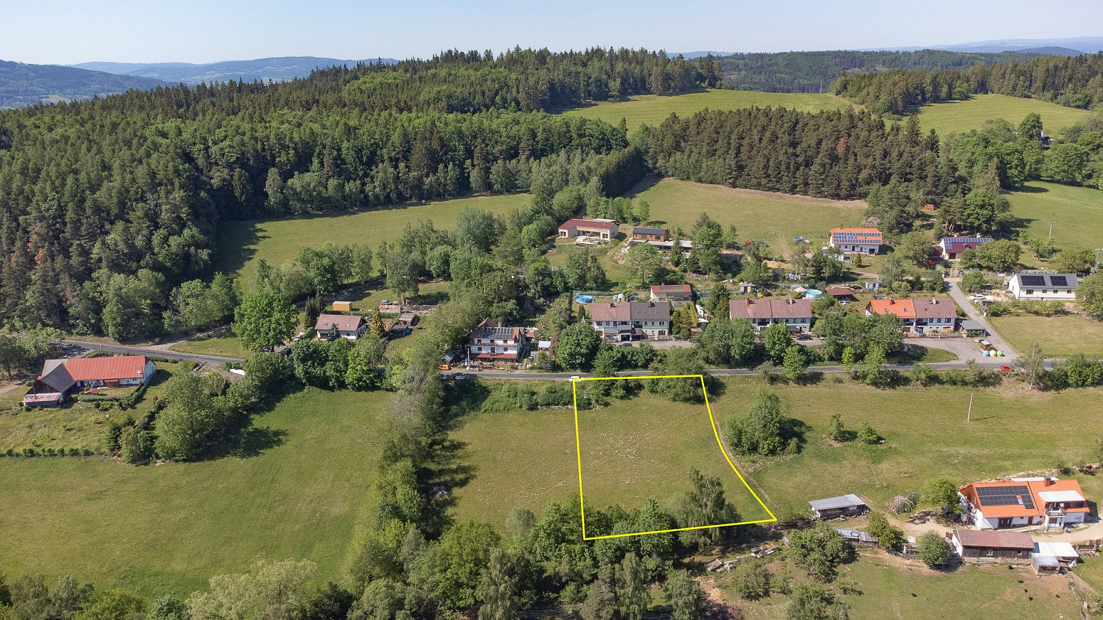 Prodej stavebního pozemku 2 272 m² – pohled 3