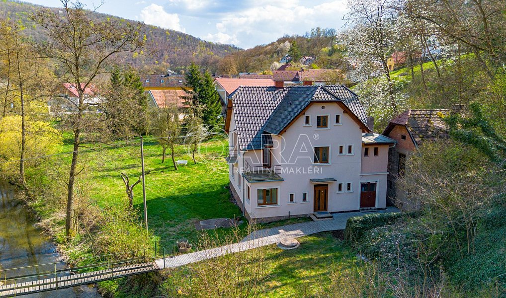 Prodej domu 312 m² s pozemkem 3 785 m², Beroun – náhled fotky 9