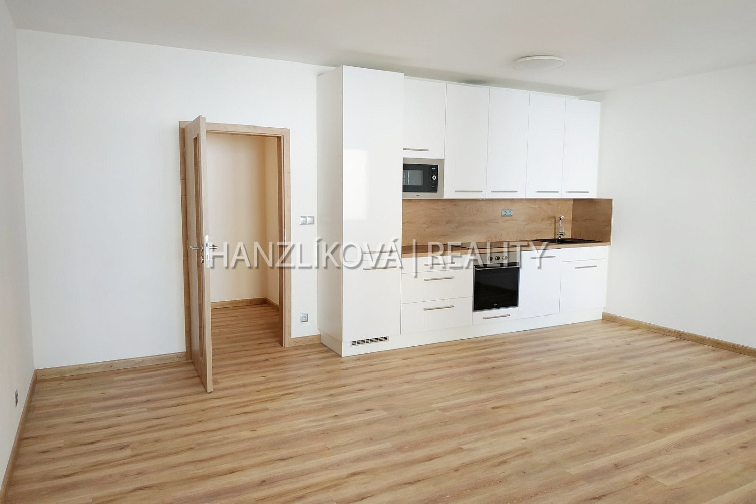 Pronájem bytu 1+kk 40 m² – fotografie 5