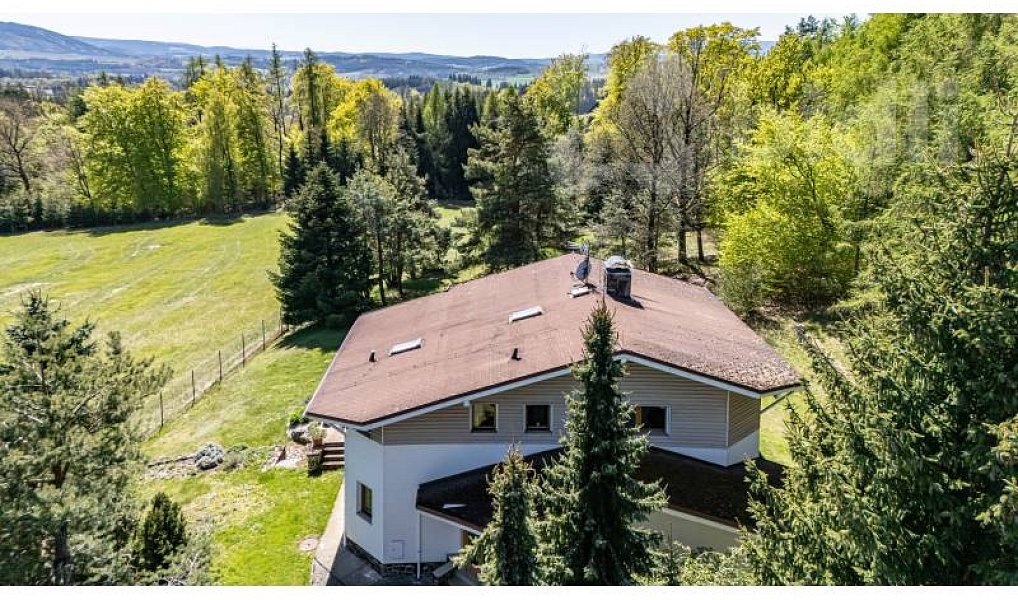 Prodej domu 250 m² s pozemkem 11 733 m², Kolinec – náhled fotky 37