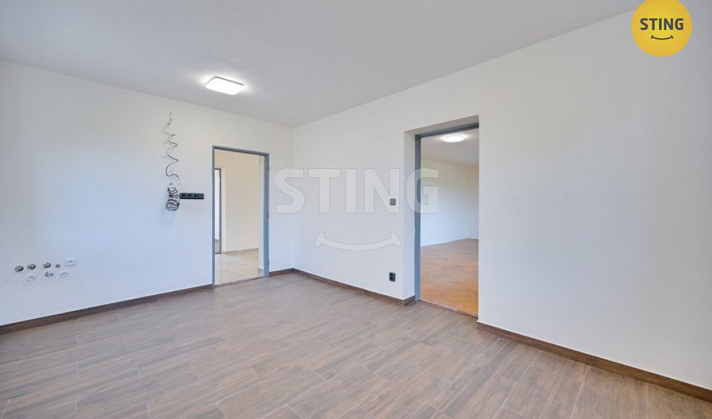 Prodej domu 270 m² s pozemkem 615 m², Strachotín – náhled fotky 4