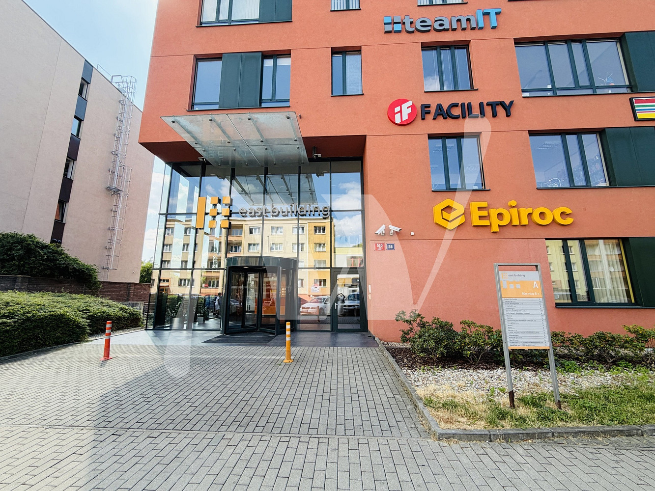 Pronájem kanceláře 707 m² — photo 3