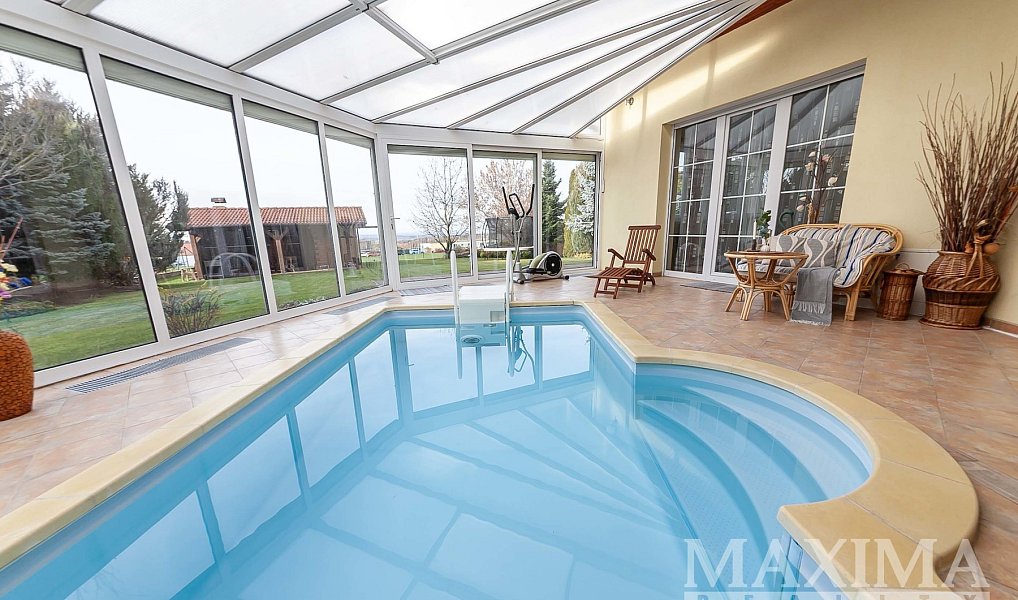 Prodej domu 348 m² s pozemkem 1 135 m², Sulice – náhled fotky 27