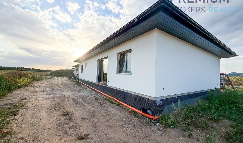 Prodej domu 119 m² s pozemkem 739 m², Vrbice – náhled fotky 2