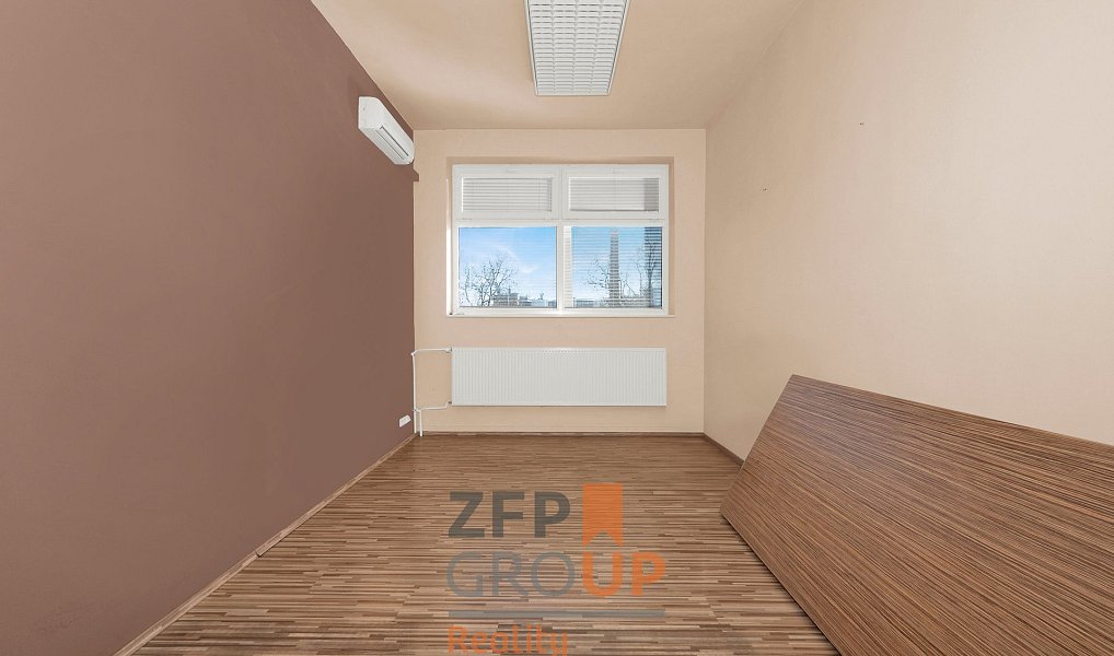 Prodej obchodních prostor 702 m², Hodonín – náhled fotky 5
