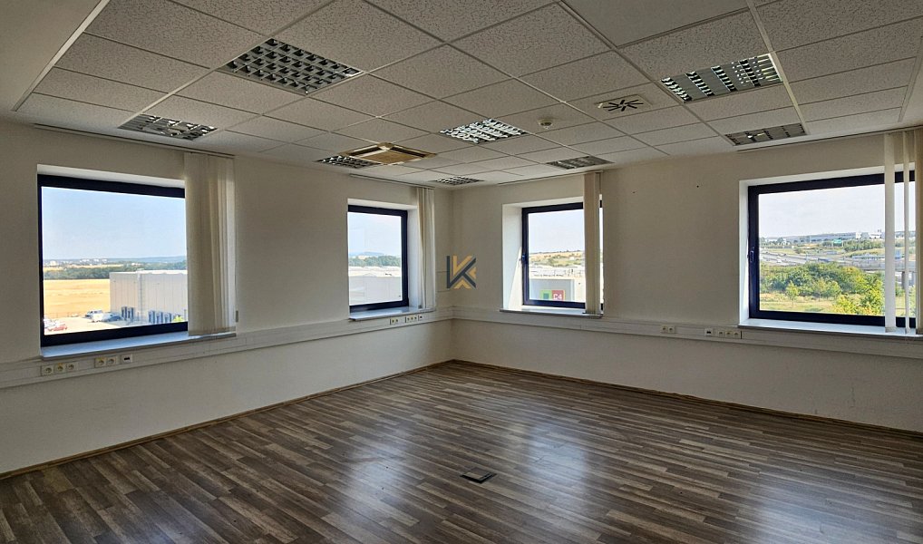 Pronájem kanceláře 555 m², Nupaky – náhled fotky 7