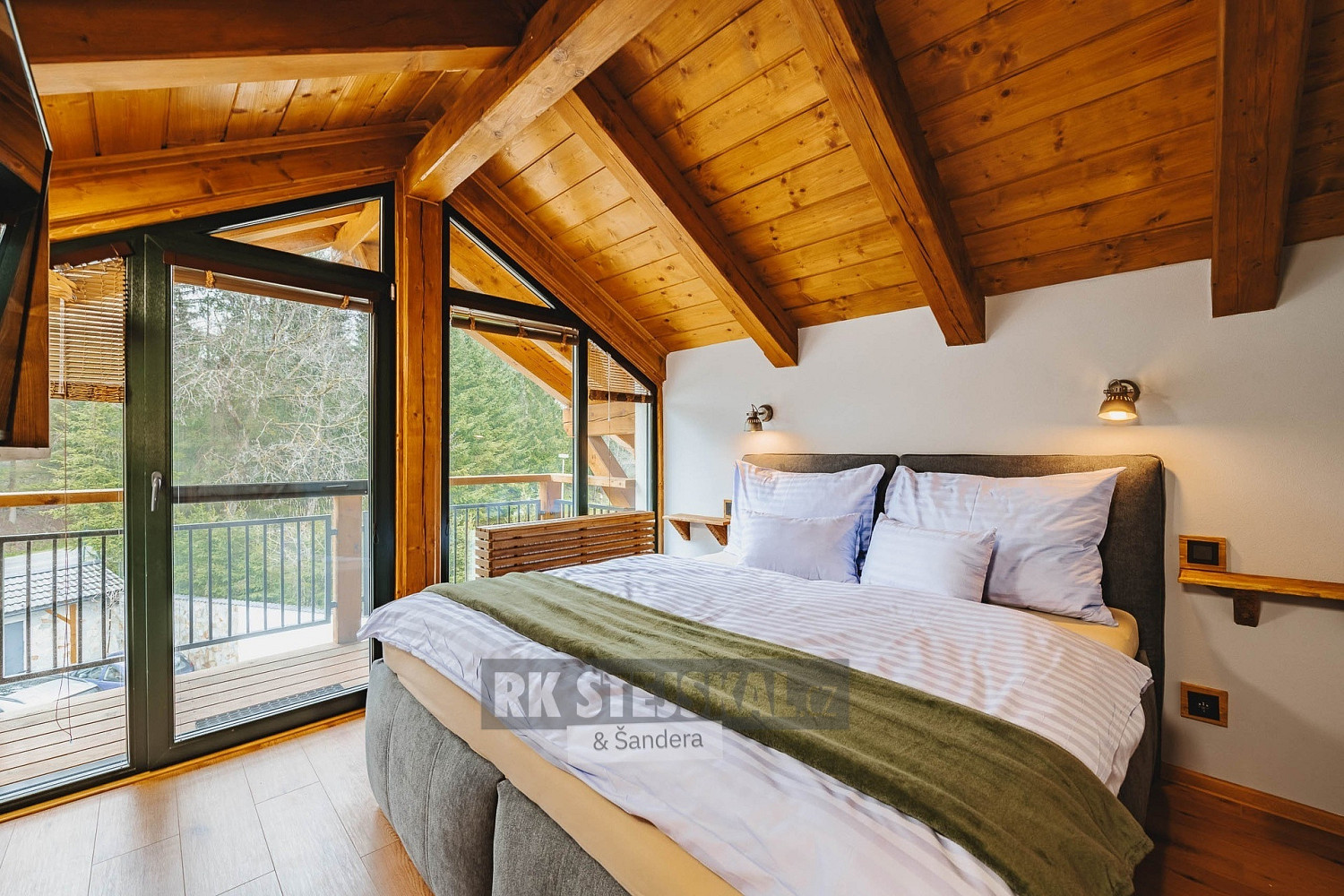 Pronájem bytu 4+kk 116 m² – fotografie 2