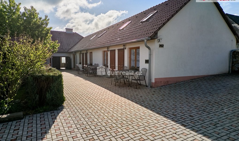 Prodej domu 570 m² s pozemkem 1 109 m², Chlum u Třeboně – náhled fotky 2