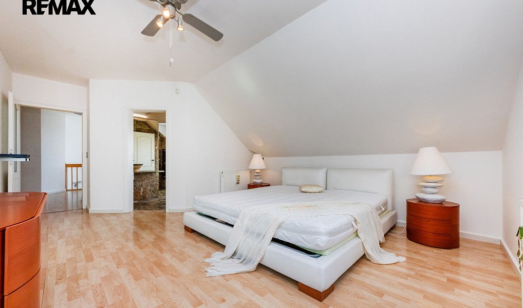 Prodej kanceláře 433 m², Praha – náhled fotky 14
