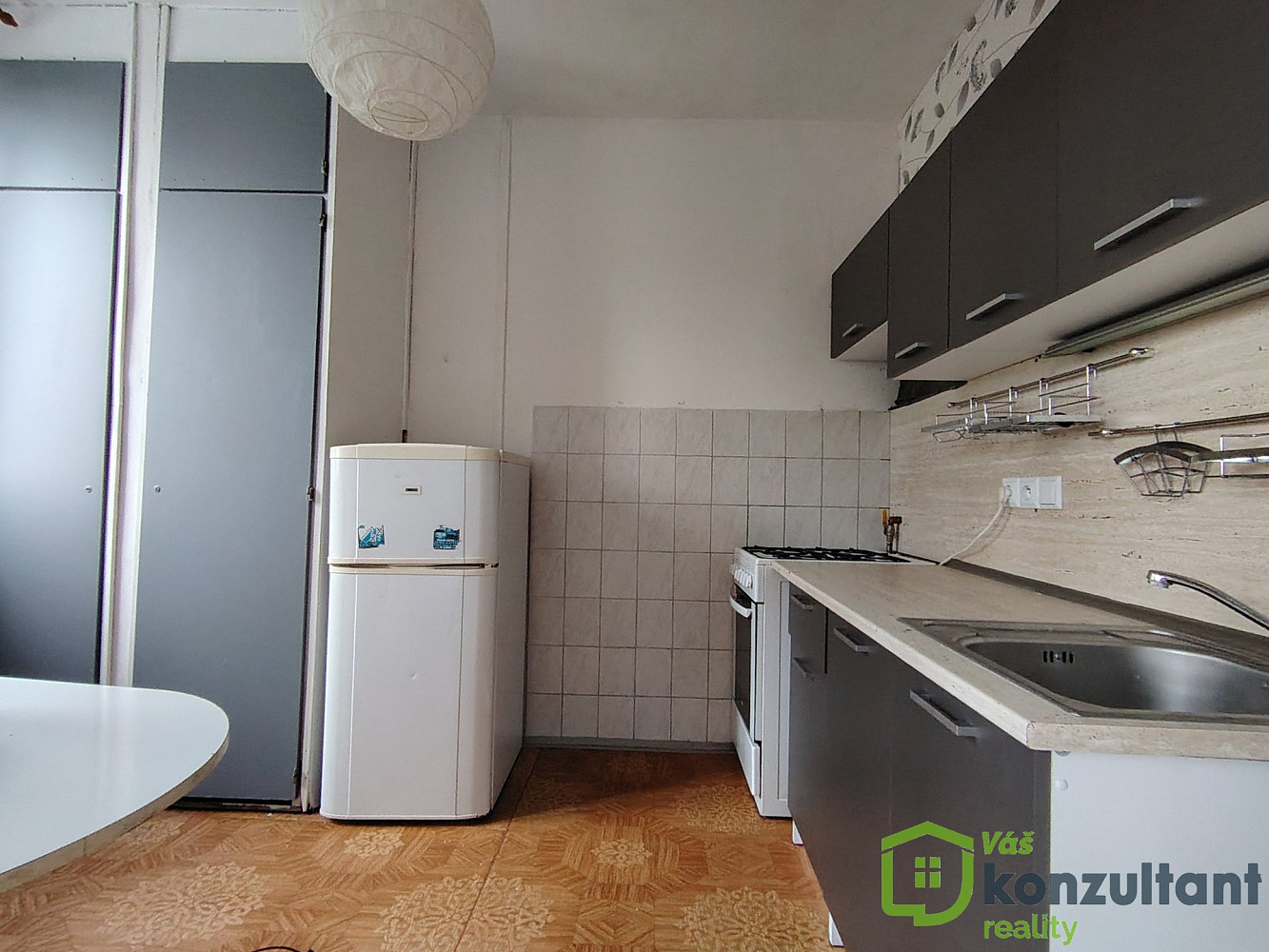Pronájem bytu 2+1 38 m² – fotografie 2