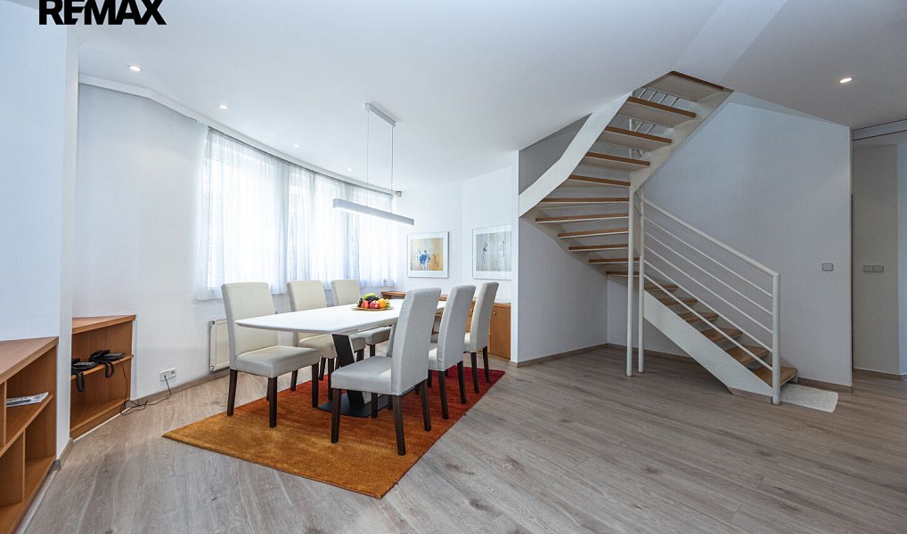 Pronájem domu 256 m² s pozemkem 222 m², Praha – náhled fotky 5
