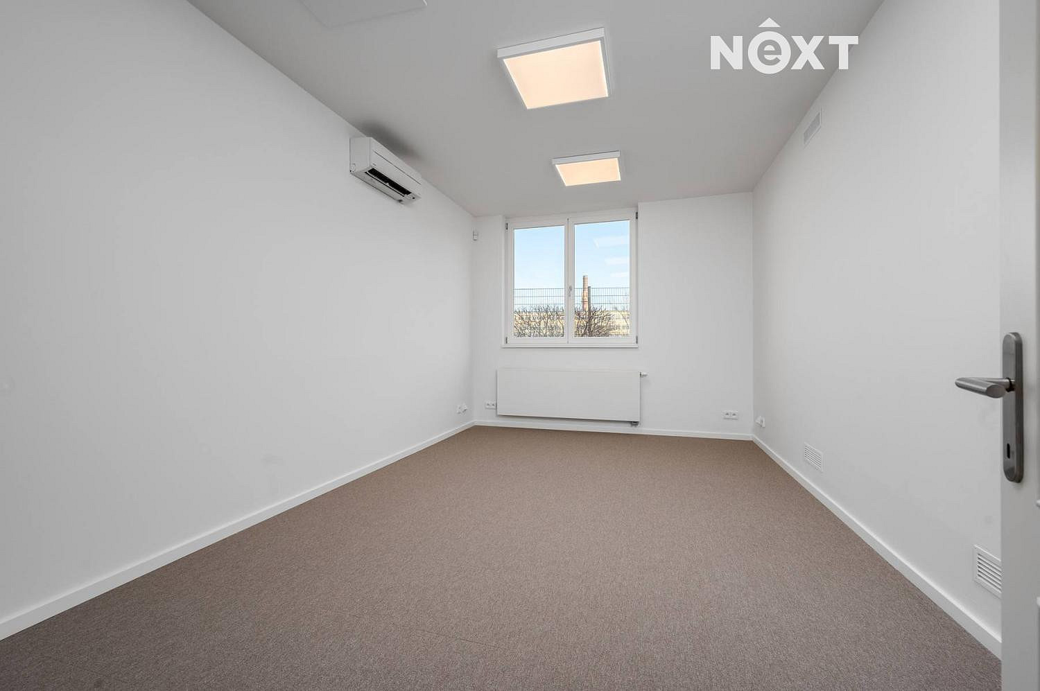 Pronájem kanceláře 351 m² — photo 5