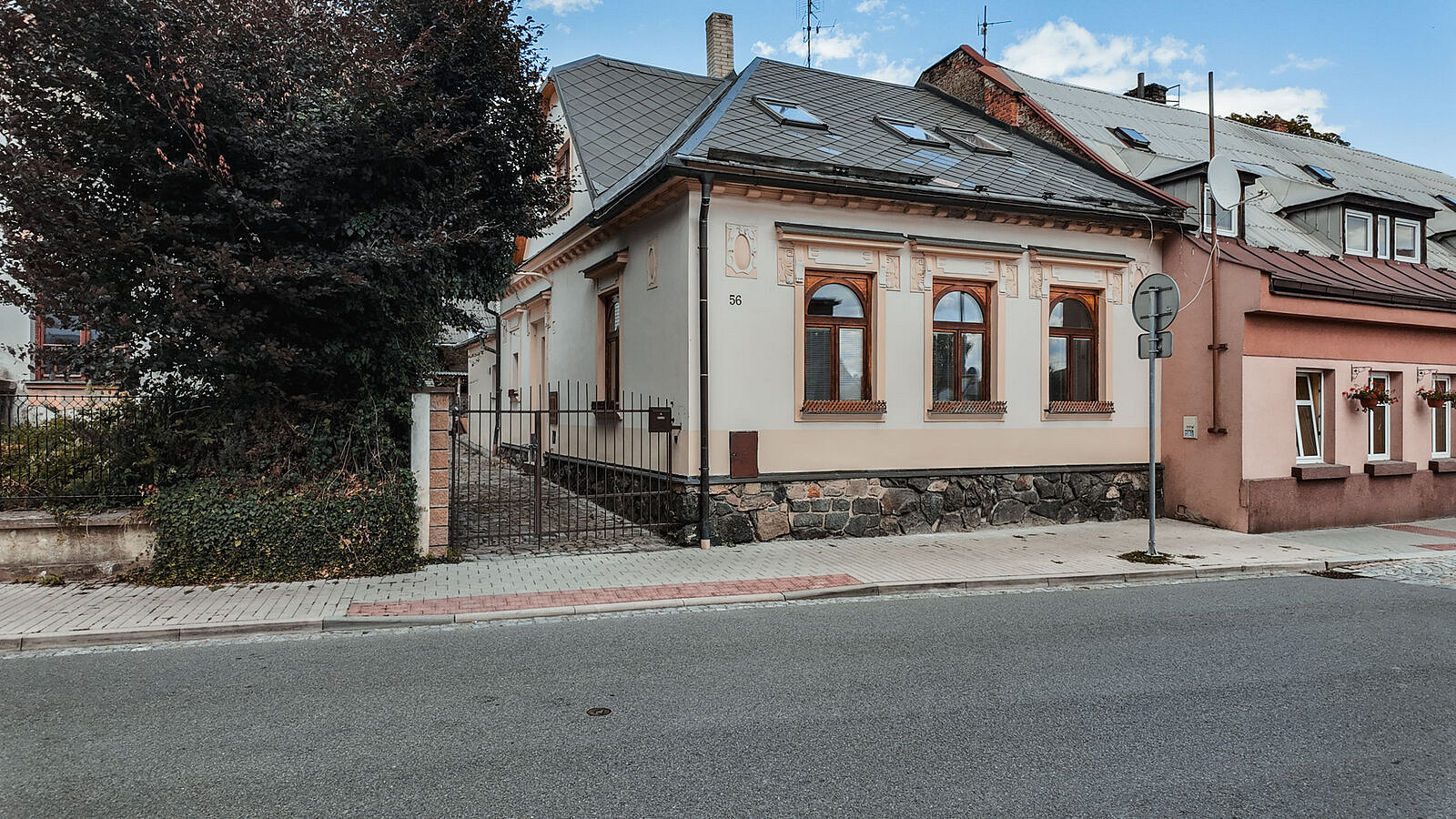 Prodej domu 140 m² s pozemkem 737 m²
