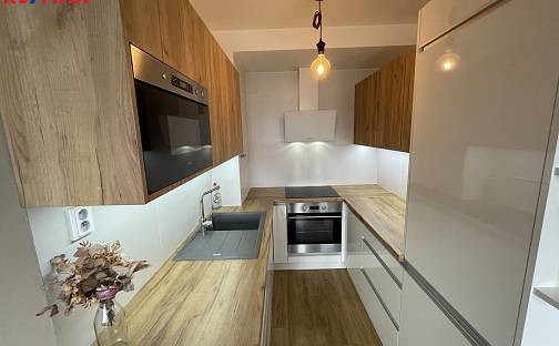 Pronájem bytu 2+kk 44 m², Vysočanská, Praha 9 - Střížkov