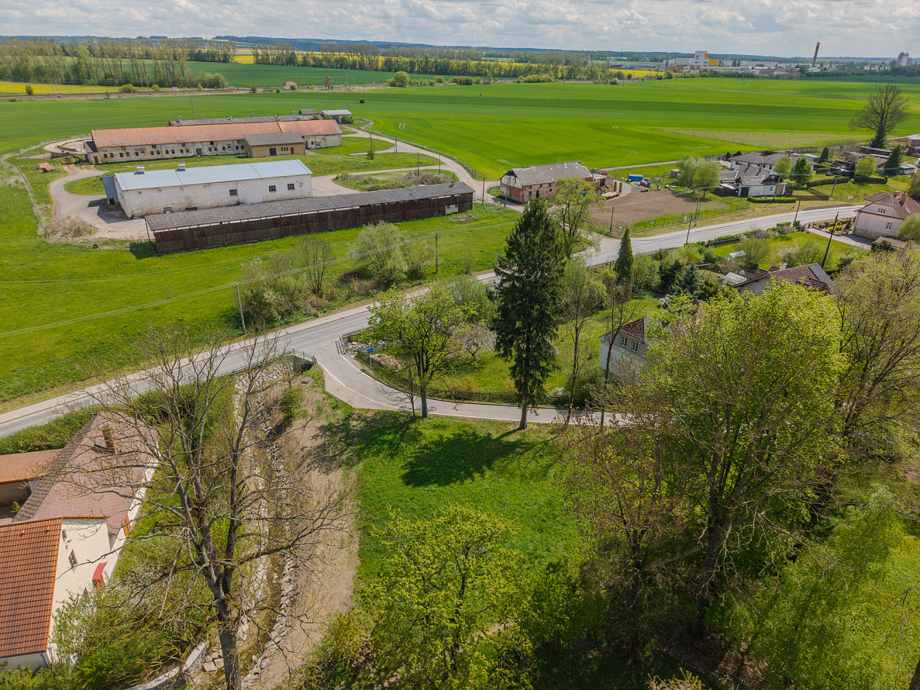 Prodej stavebního pozemku 1 176 m²