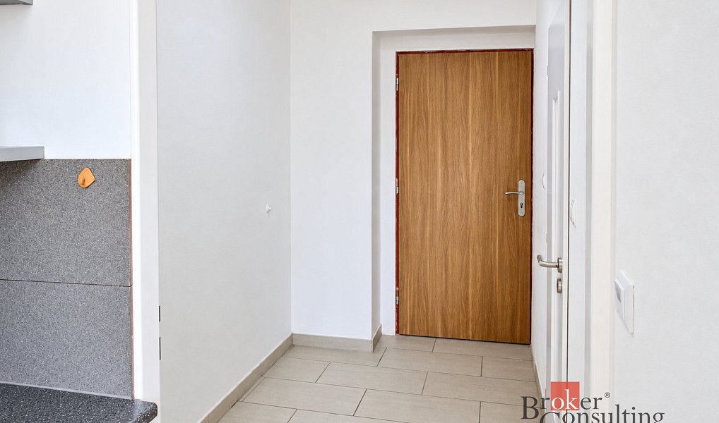 Pronájem bytu 2+1 58 m², Lom – náhled fotky 4