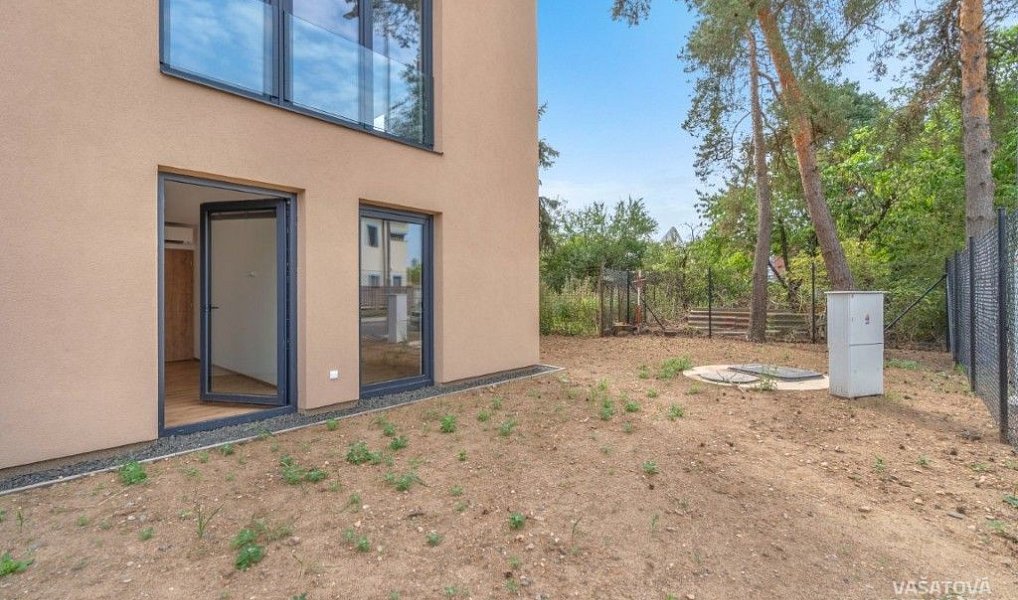 Pronájem bytu 3+1 188 m², Hradec Králové – náhled fotky 10