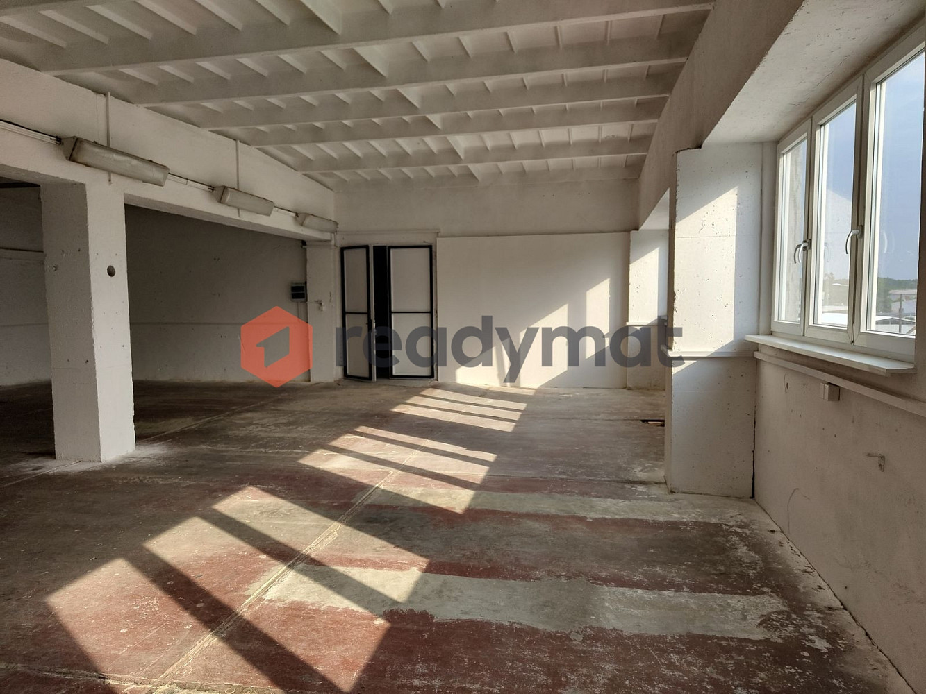 Pronájem komerčního objektu (jiného typu) 144 m²
