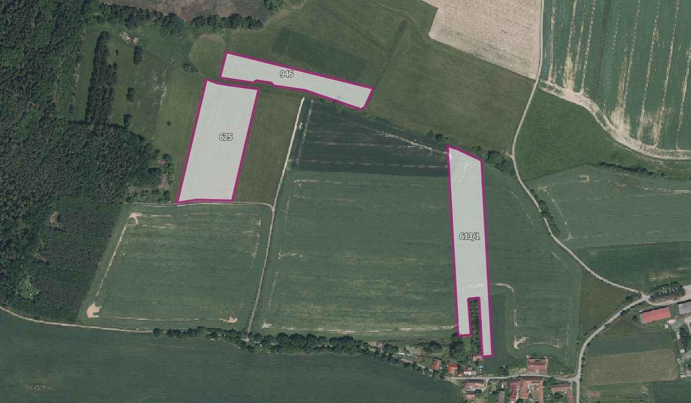 Prodej pole 61 363 m²