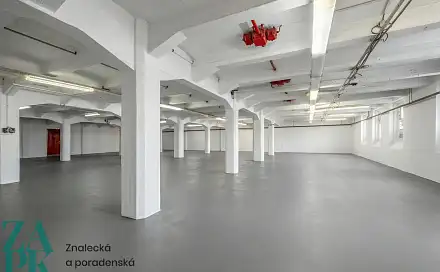 Pronájem skladovacích prostor 869 m², Pekařská, Cheb
