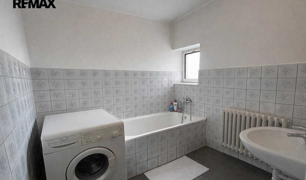 Prodej domu 160 m² s pozemkem 286 m², Hrob – náhled fotky 17