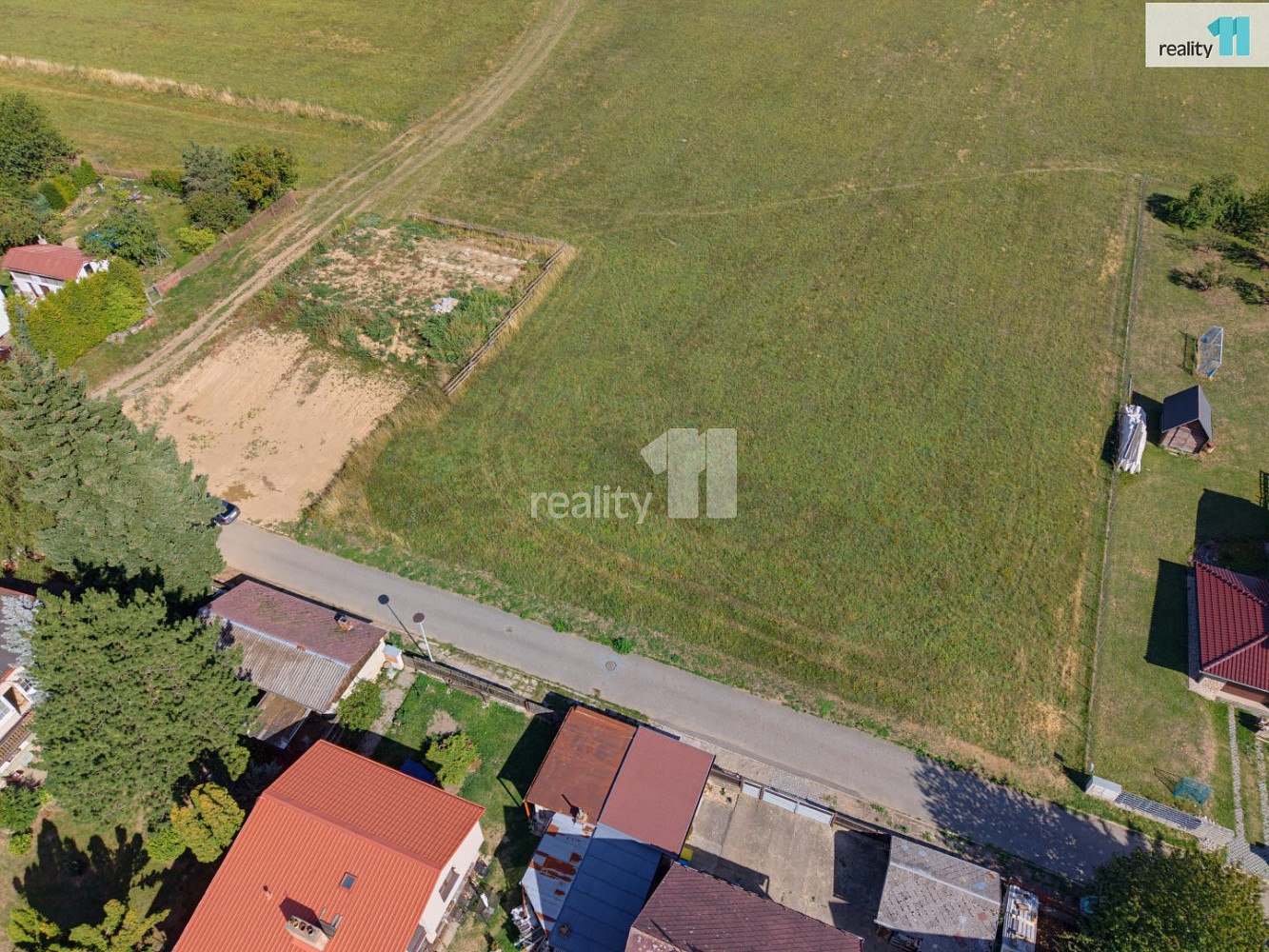Prodej stavebního pozemku 1 000 m² – fotografie 2