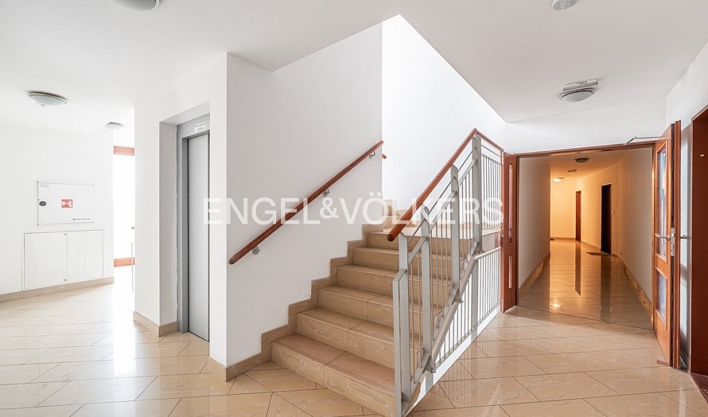 Pronájem bytu 2+kk 67 m², Praha – náhled fotky 9