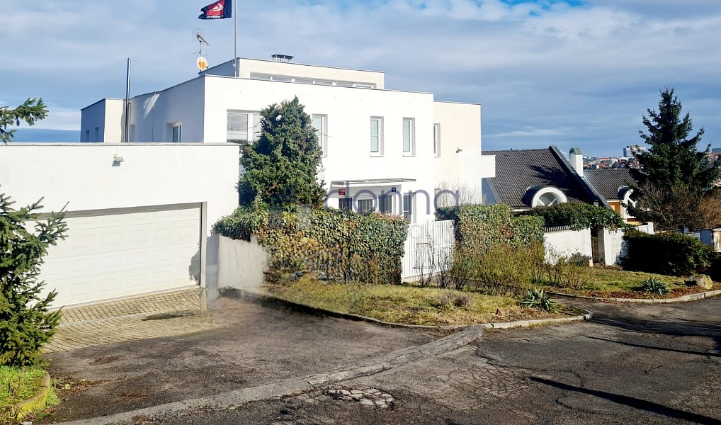 Pronájem domu 839 m² s pozemkem 1 299 m², Praha – náhled fotky 18