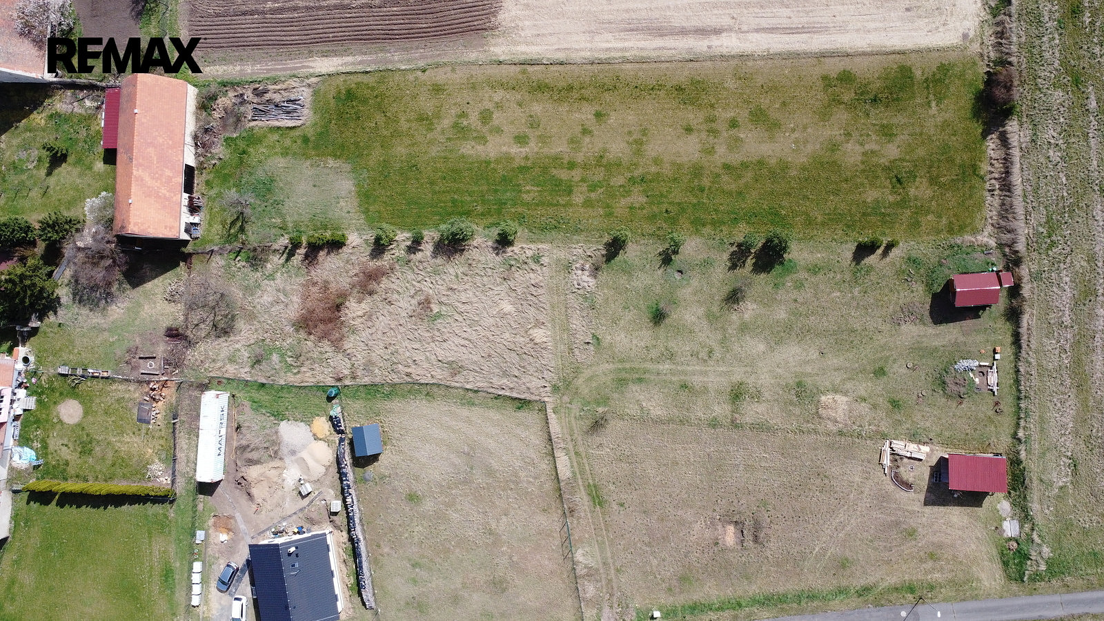 Prodej stavebního pozemku 993 m² — photo 2