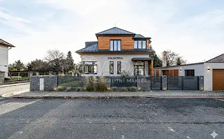 Prodej domu 136 m² s pozemkem 667 m², Čapkova, Jirny, okres Praha-východ