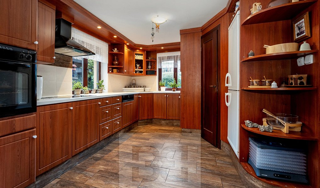 Prodej domu 262 m² s pozemkem 2 154 m², Králův Dvůr – náhled fotky 15