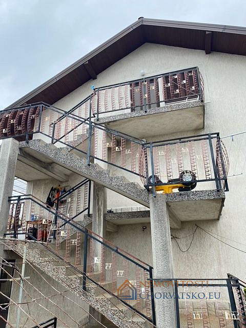 Prodej domu 292 m² s pozemkem 1 755 m² - Aanzicht 6