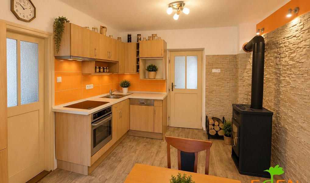 Prodej domu 175 m² s pozemkem 4 223 m², Kasejovice – náhled fotky 8